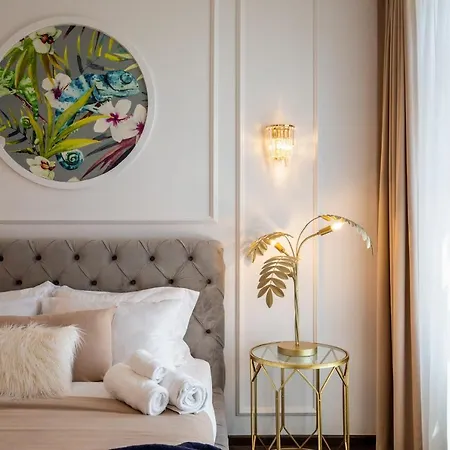 Old Town One Bedroom 부쿠레슈티